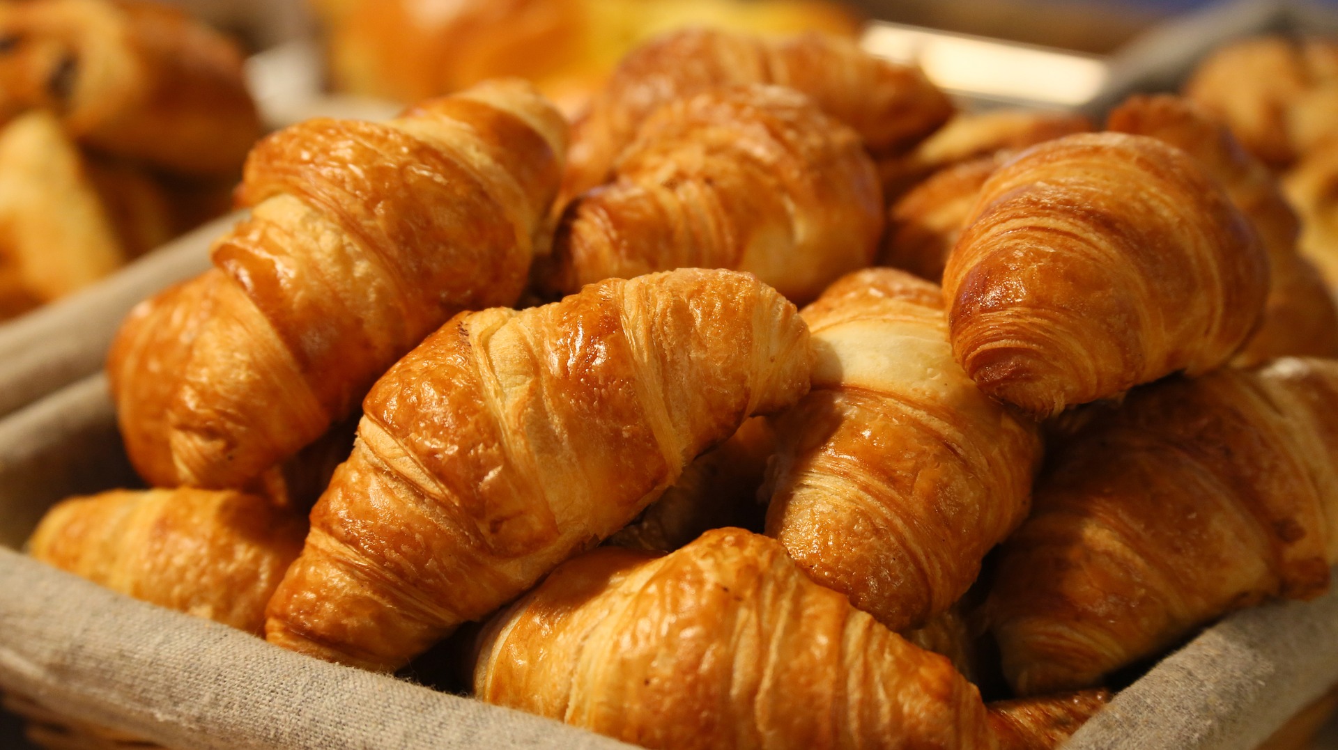  FBPRBK3001 Produce laminated pastry products