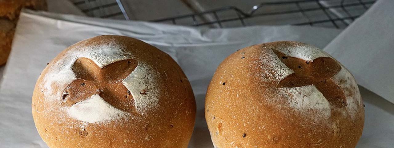 FBPRBK3006 Produce savoury bread products