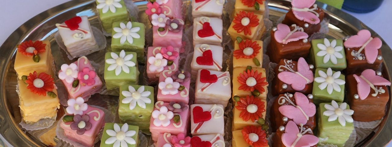 SITHPAT015 Produce petit fours